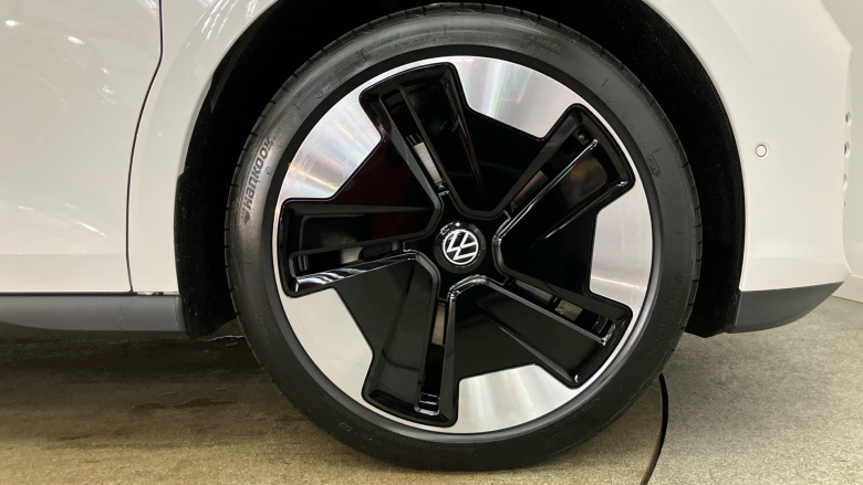 Volkswagen ID. Buzz 210kW Style Pro 79kWh 5dr Auto [Design+] Electric Estate